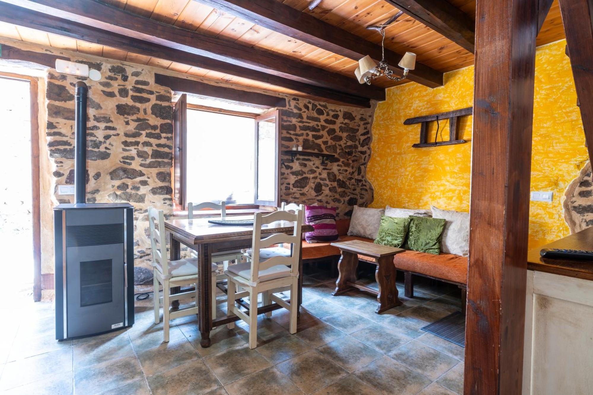 Casa De Turismo Rural Sardom3 Bembibre  Extérieur photo